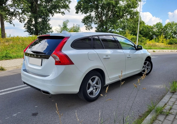 Volvo V60 cena 49400 przebieg: 226000, rok produkcji 2016 z Stąporków małe 301